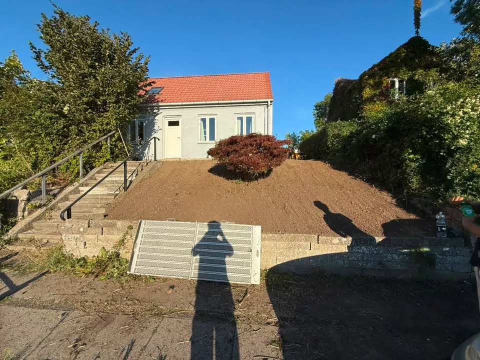 Ny indkørsel, terrasse og havegang, LB Multiservice, billede 1
